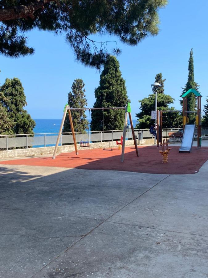 3 Bdrm Apart Near The Sea! Great For Kids! Arenys de Mar Extérieur photo